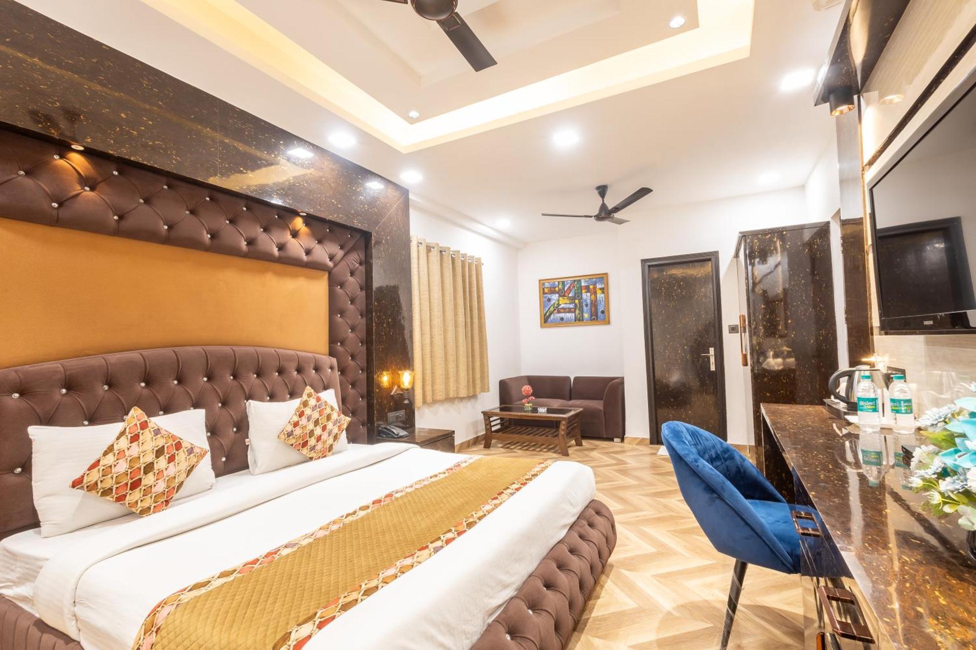 Hotel Cosmo Near Blk Hospital Karol Bagh Дели Экстерьер фото