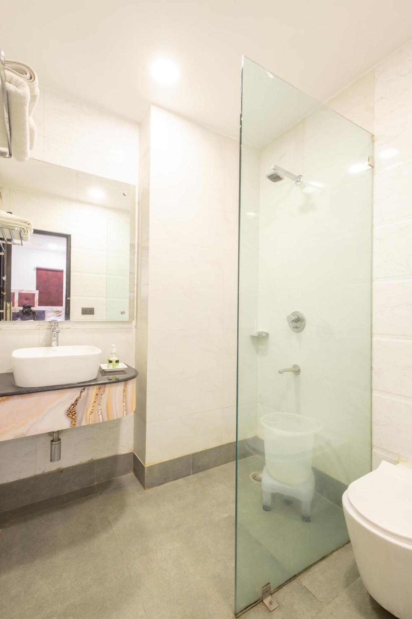 Hotel Cosmo Near Blk Hospital Karol Bagh Дели Экстерьер фото