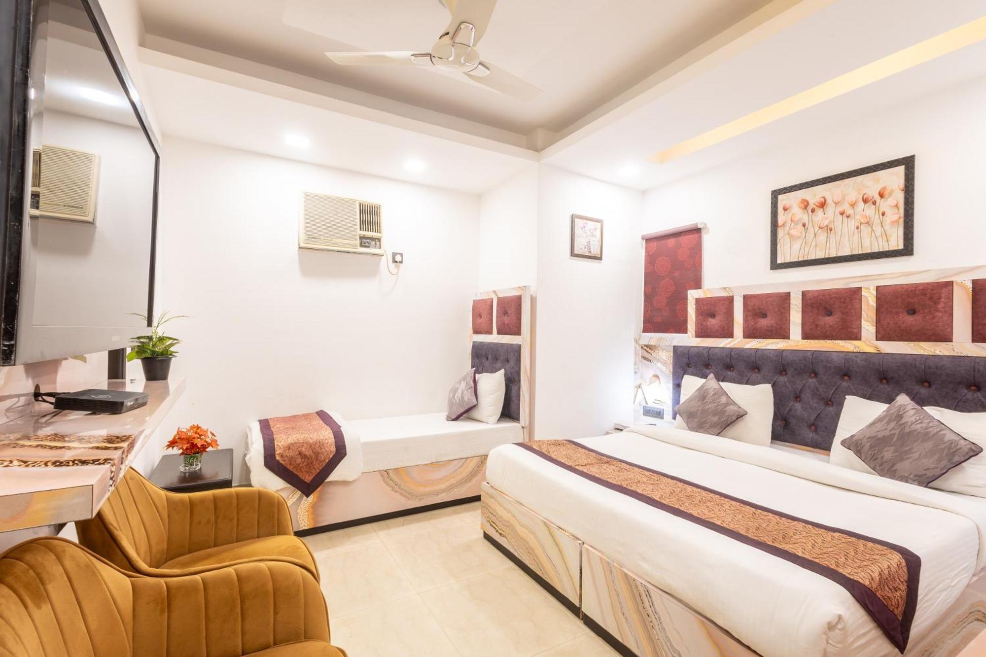 Hotel Cosmo Near Blk Hospital Karol Bagh Дели Экстерьер фото
