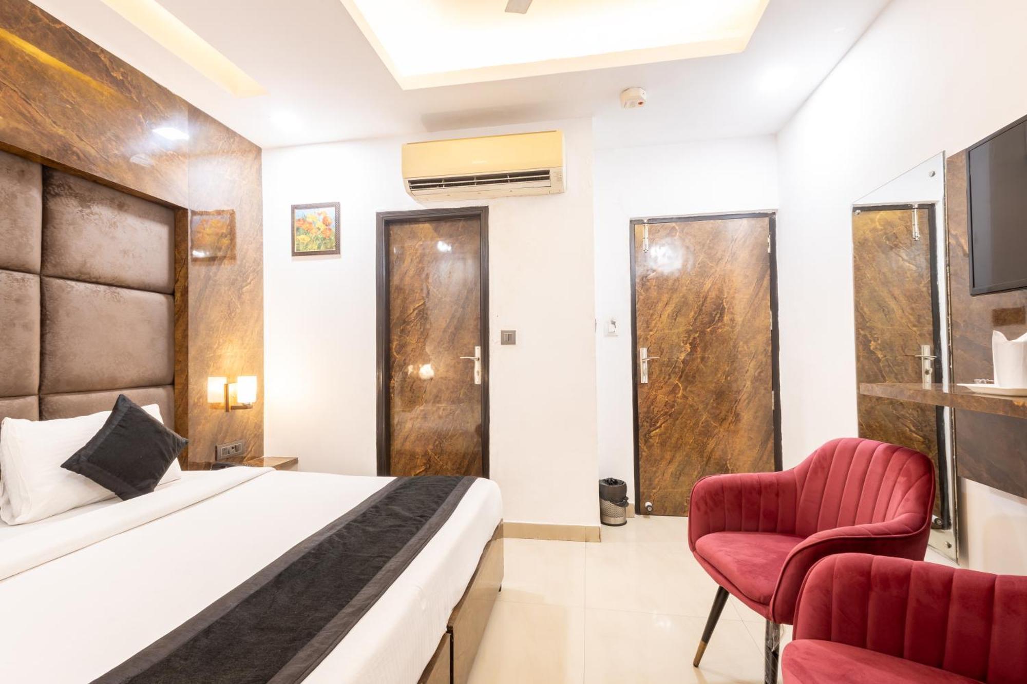 Hotel Cosmo Near Blk Hospital Karol Bagh Дели Экстерьер фото