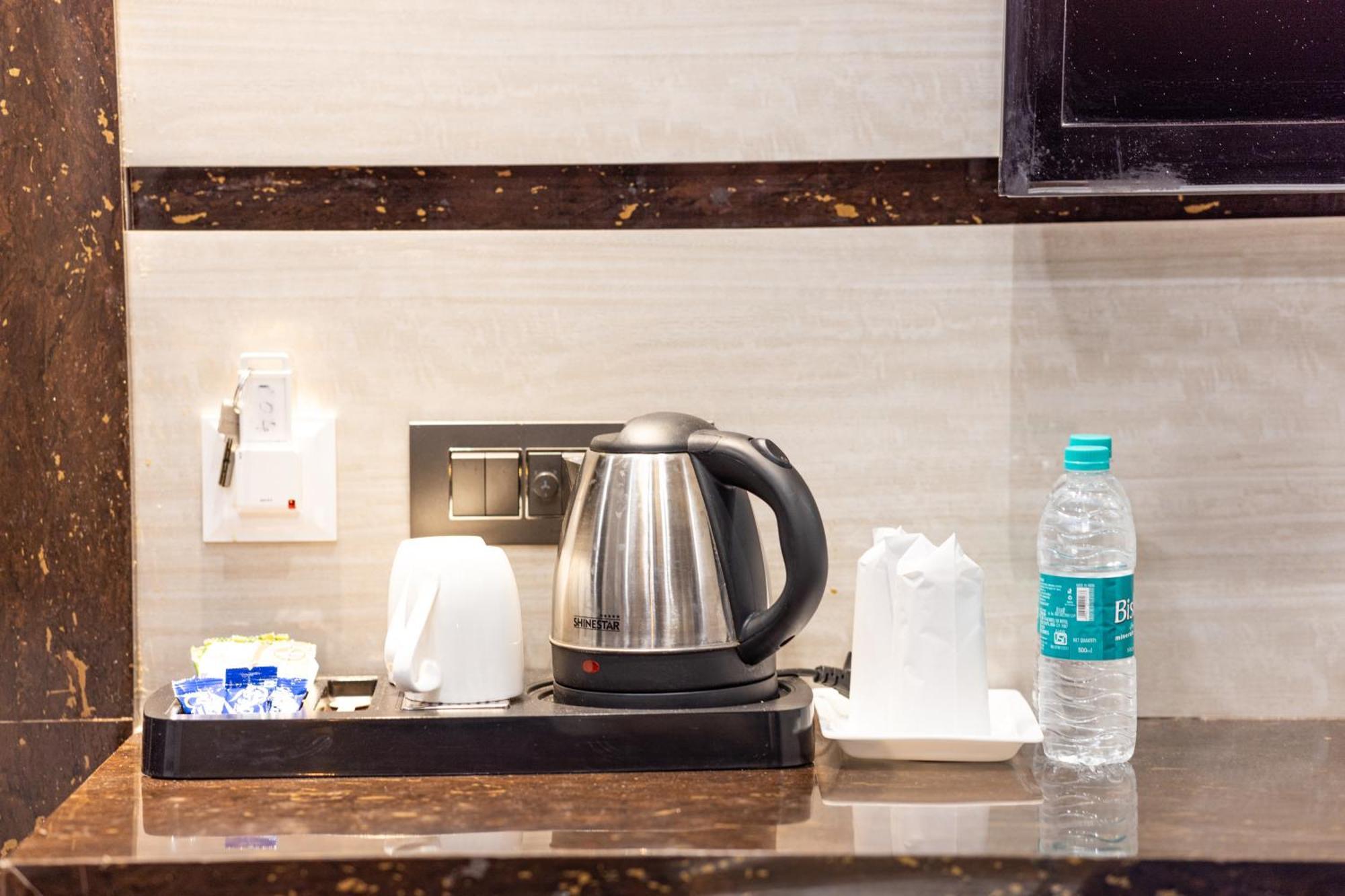 Hotel Cosmo Near Blk Hospital Karol Bagh Дели Экстерьер фото