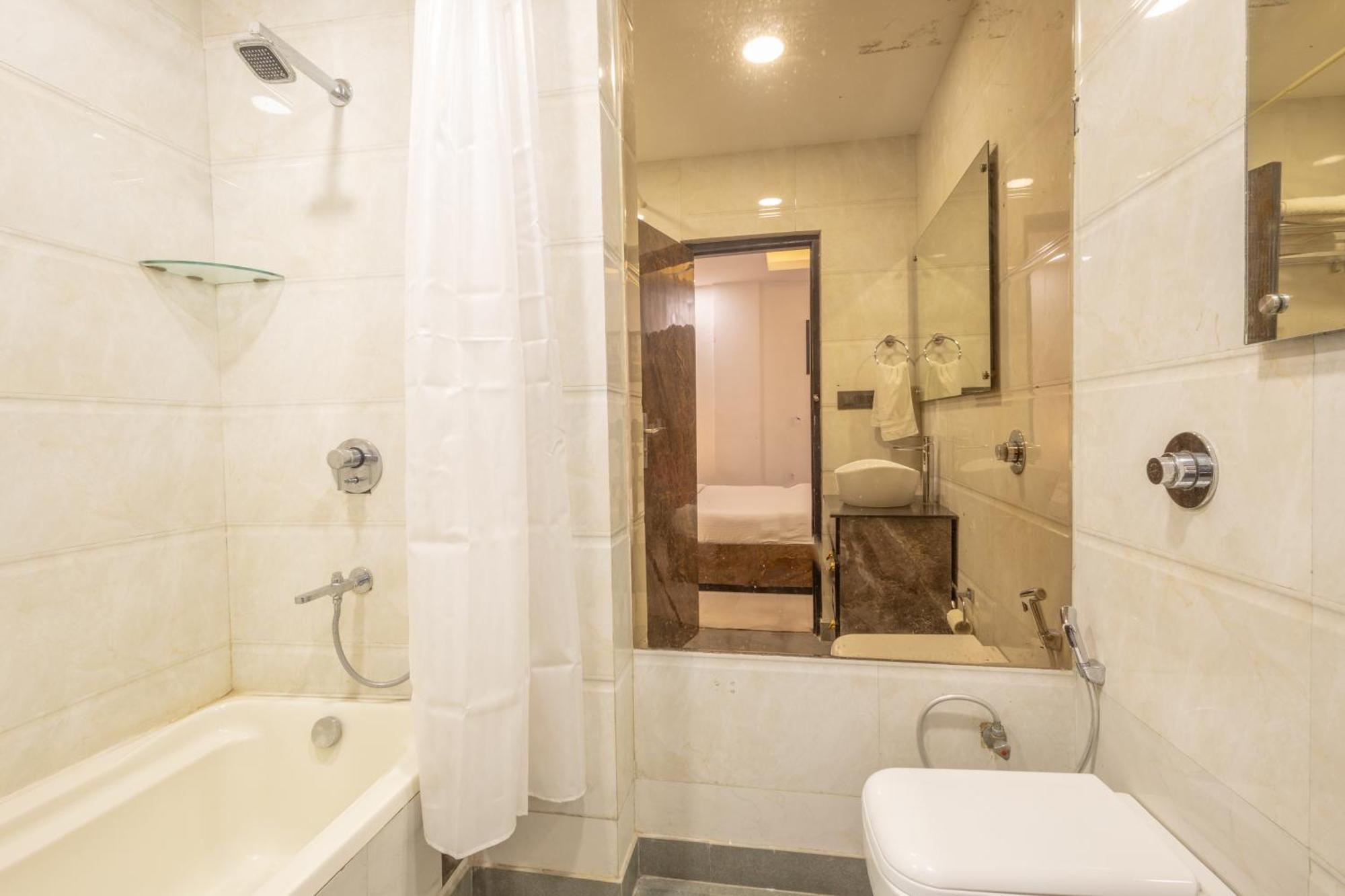 Hotel Cosmo Near Blk Hospital Karol Bagh Дели Экстерьер фото