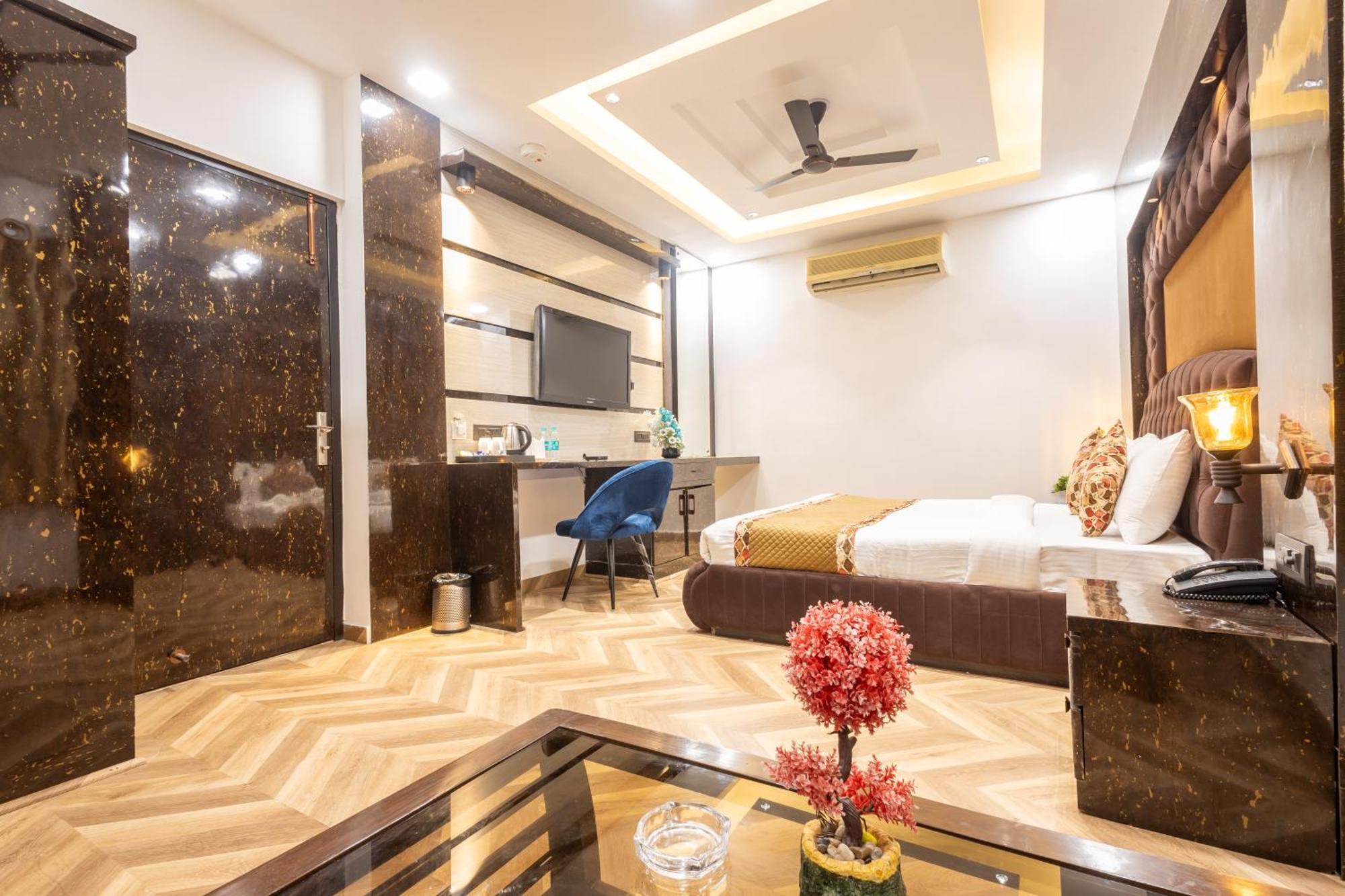 Hotel Cosmo Near Blk Hospital Karol Bagh Дели Экстерьер фото
