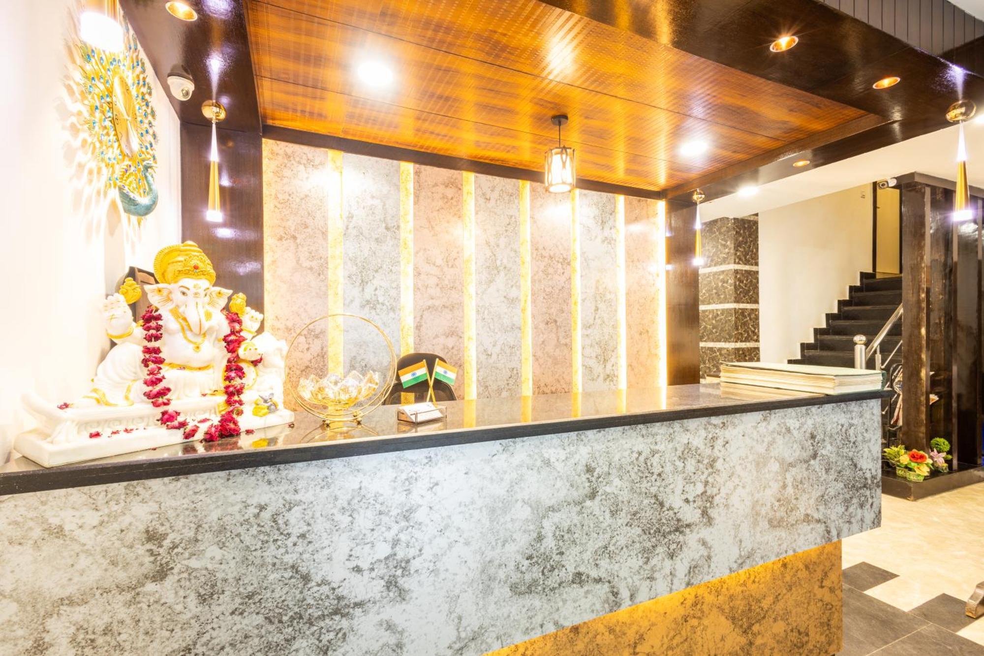 Hotel Cosmo Near Blk Hospital Karol Bagh Дели Экстерьер фото